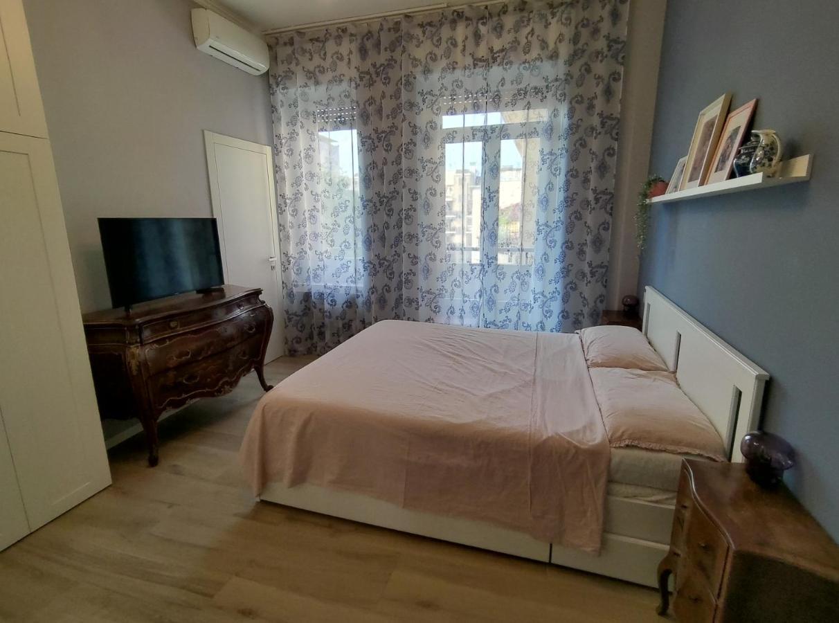 Spacious In The Heart Of The * Milán